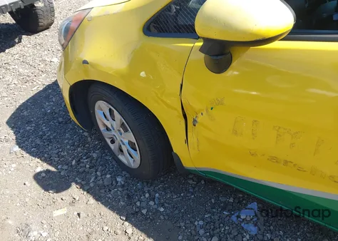 2017 Kia Rio Lx z USA, uszkodzony, nr VIN KNADM5A34H6007440